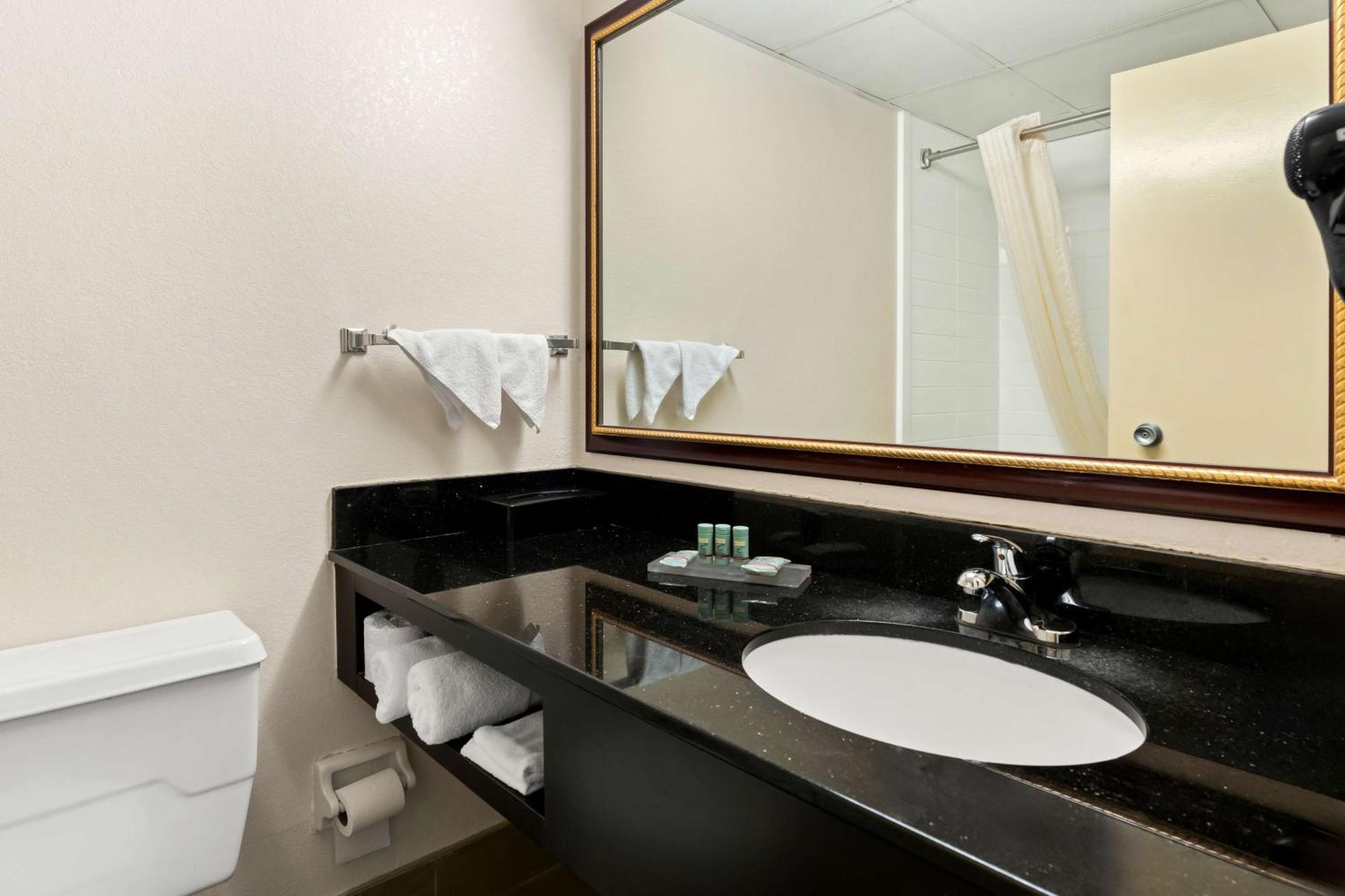 Best Western Riverside Inn Мейкън Екстериор снимка