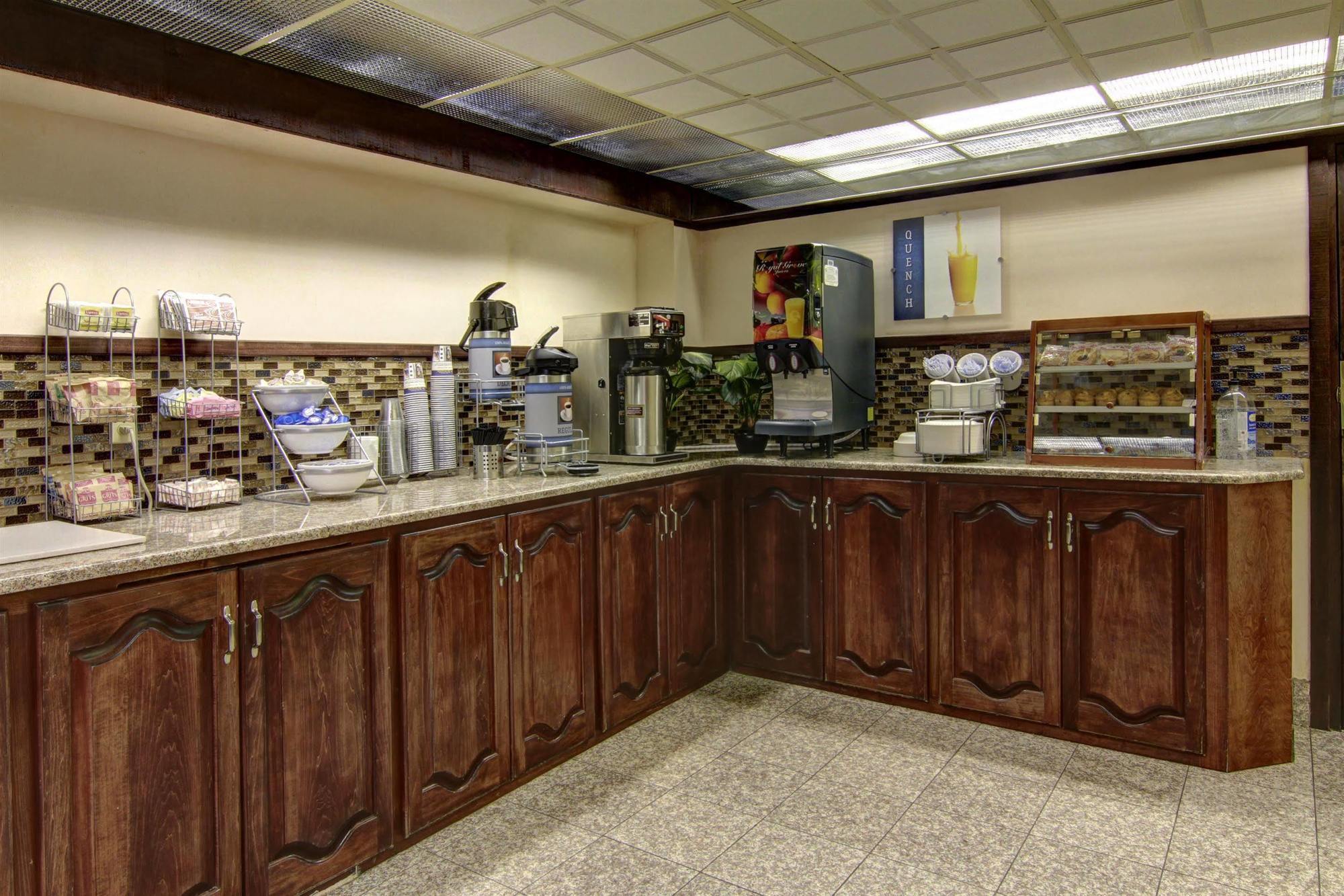 Best Western Riverside Inn Мейкън Екстериор снимка
