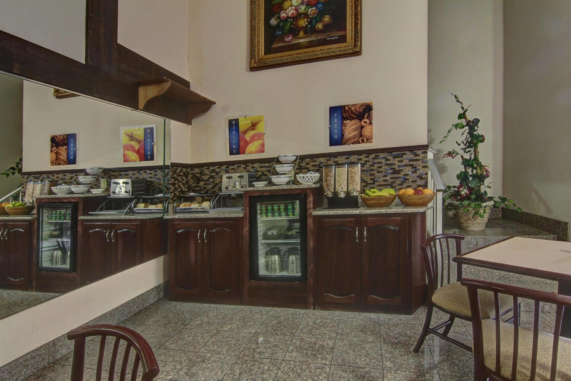 Best Western Riverside Inn Мейкън Екстериор снимка